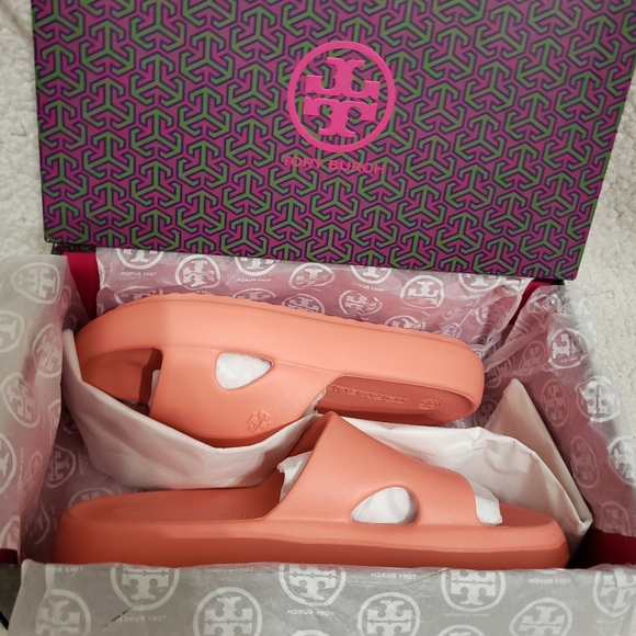 Tory Burch Logo Shower Slides - Picture 6 of 7